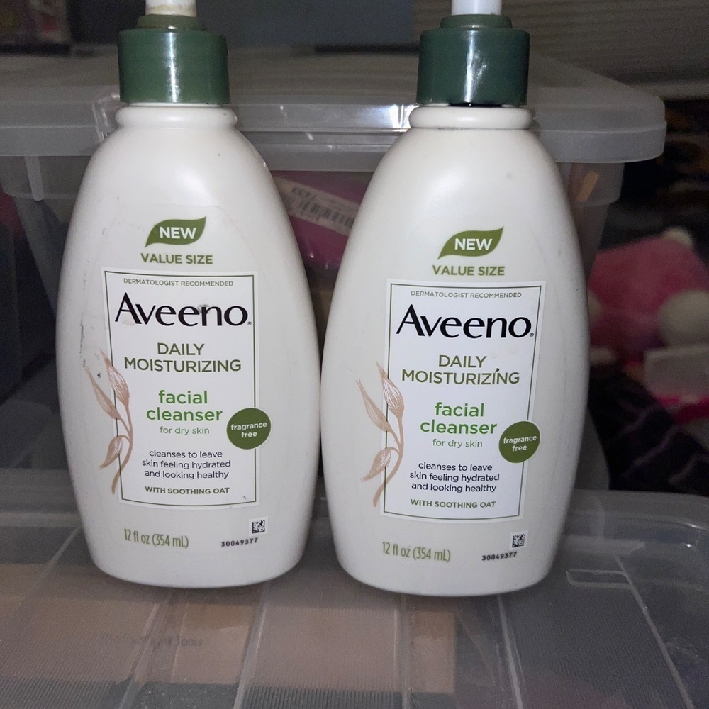 AVEENO Daily Moisturizing Facial Cleanser with Soothing Oat, 12 Fl. Oz